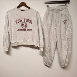 Zara Light Gray Sweatshirt & Joggers Set with Maroon New York Graphic